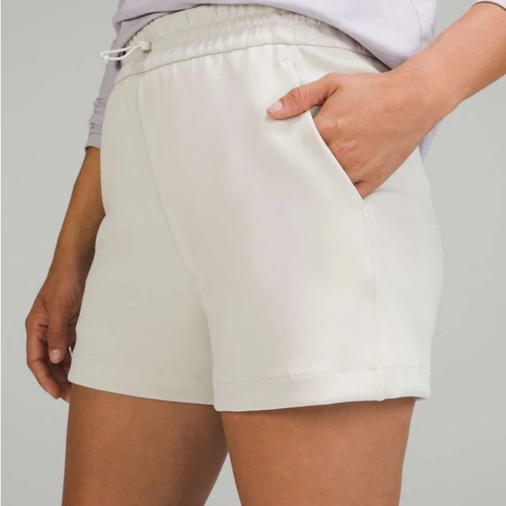 NWOT Lululemon Softstreme High-Rise Short 4